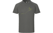 Graues kurzärmeliges T‑Shirt mit rundem Ausschnitt, hellgrünem Linienmotiv auf der Brust (stehende Figur mit Rucksack, Bergsilhouette, geschwungene Linie) und kleinen weißen Logos am Kragen und Ärmel