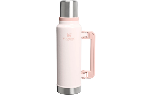 Helle rosa zylindrische Thermosflasche mit Edelstahlverschluss und Edelstahlboden, seitlichem klappbarem Griff und aufgedrucktem "Stanley"-Logo