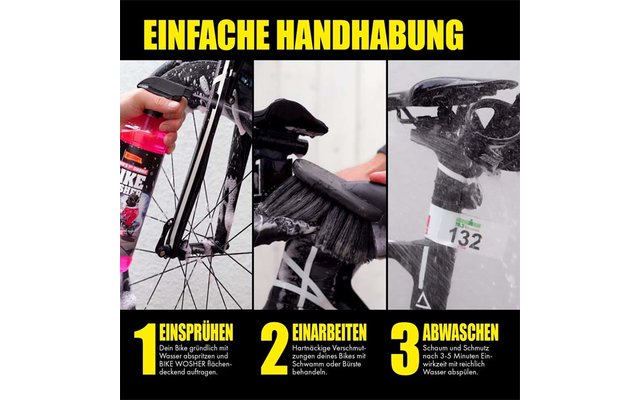Eine Hand sprüht Schmieröl auf die Kette eines Fahrrads mit Werkzeug und Helm im Hintergrund