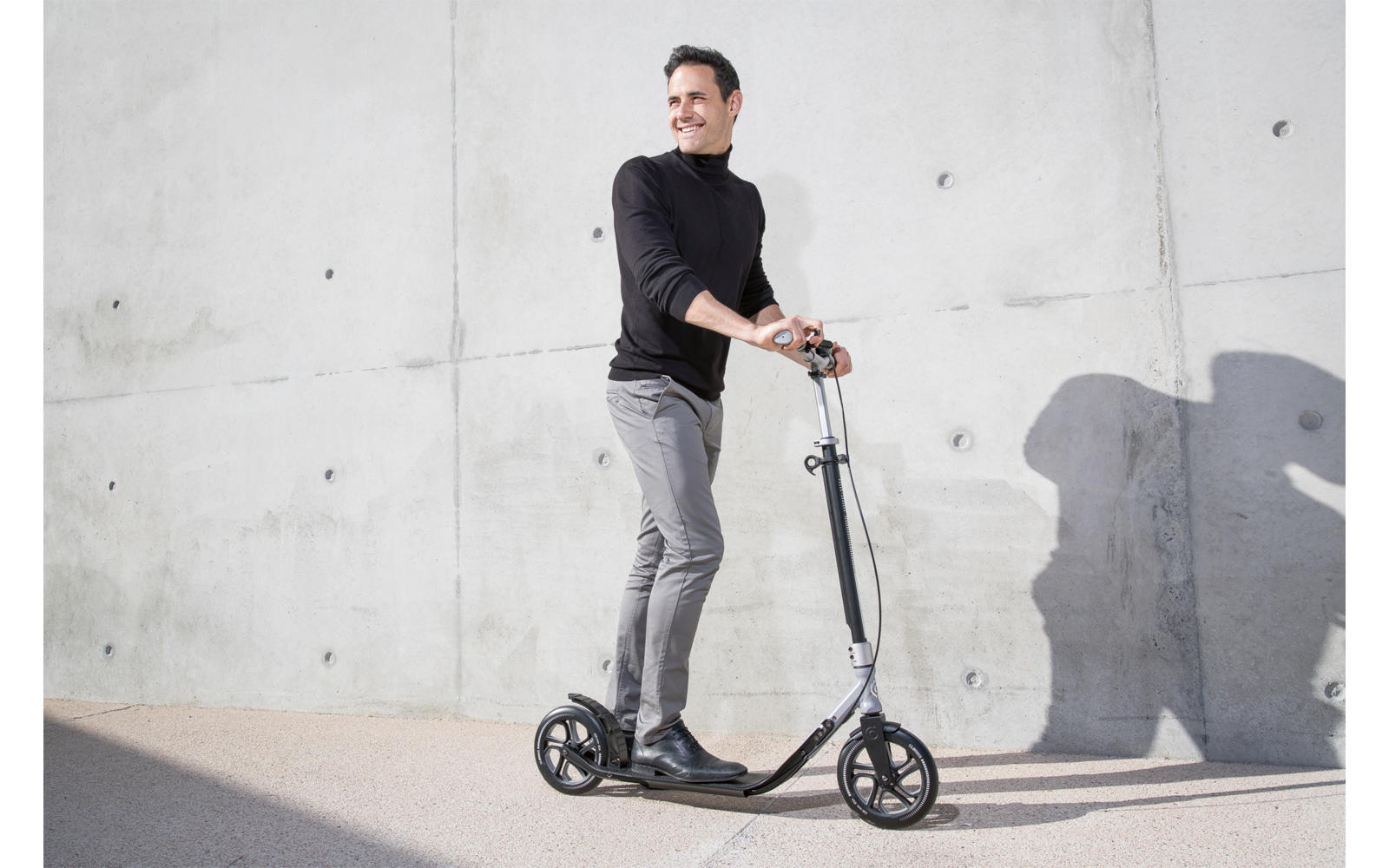 Produktbild Globber One NL 230 Ultimate Zweirad Scooter klappbar mit Handbremse 1