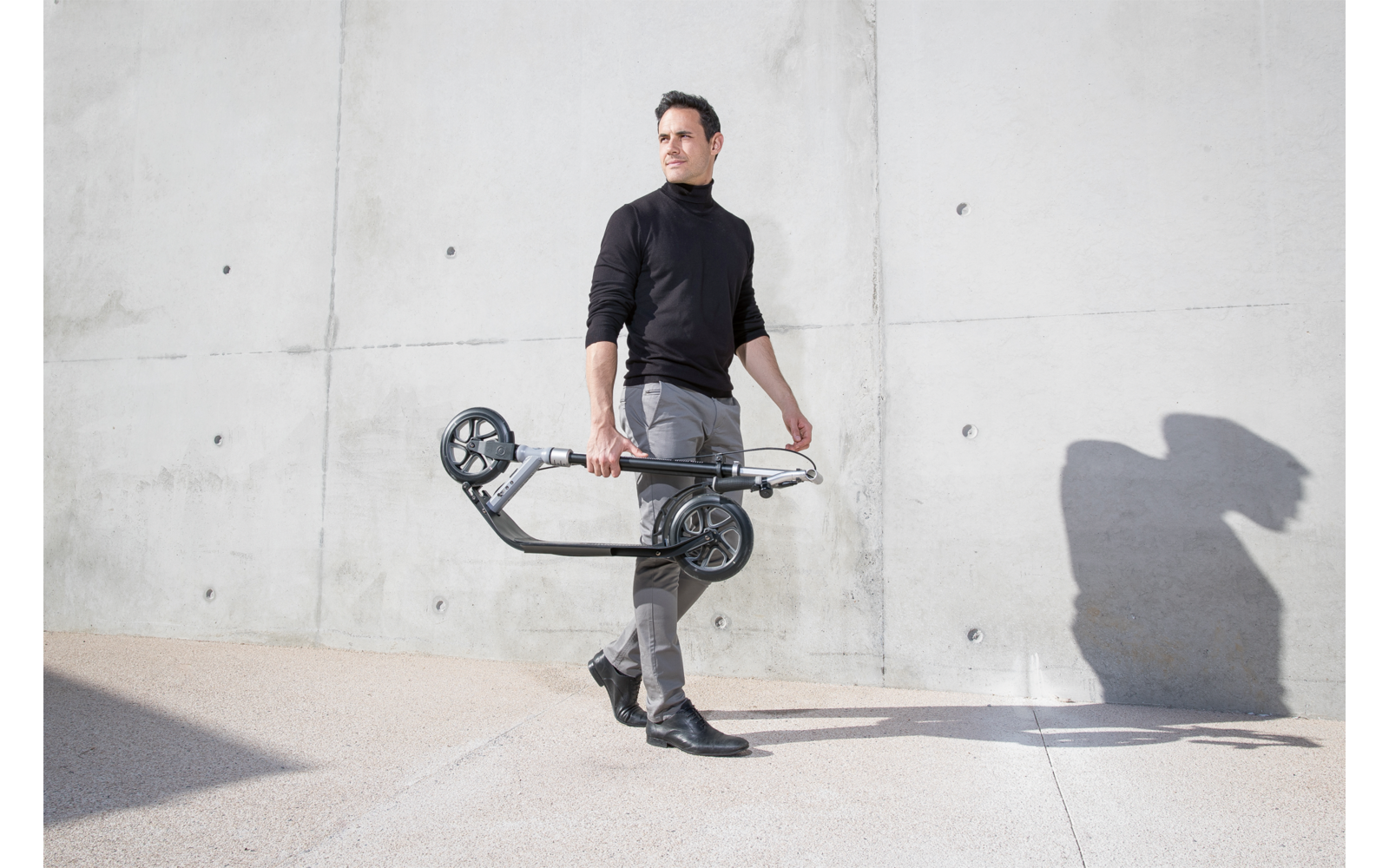 Produktbild Globber One NL 230 Ultimate Zweirad Scooter klappbar mit Handbremse 1