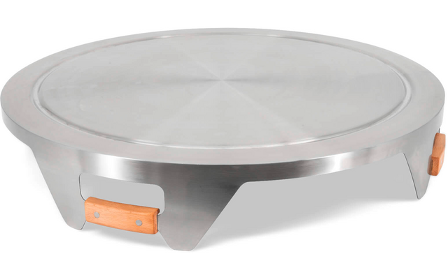 Runde Edelstahl-Grillplatte mit Rand, drei Metallfüßen und zwei Holzgriffen