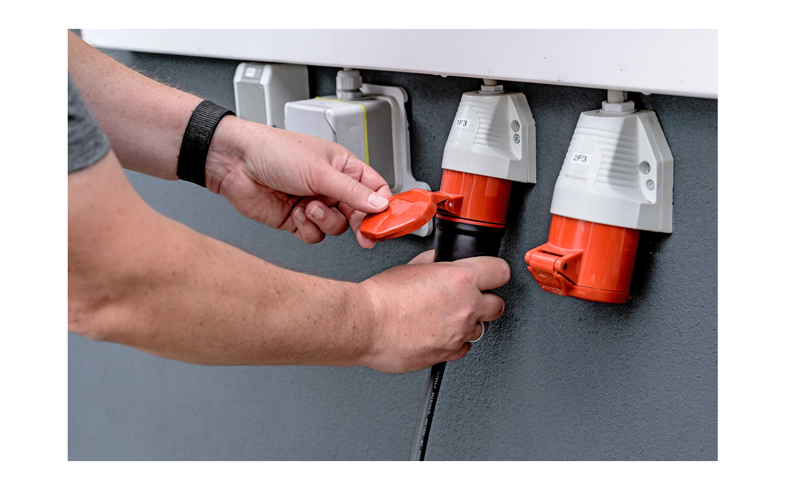 Product afbeelding Brennenstuhl EV Ladeger&auml;t Typ 2 CEE Mobile Wallbox 11 kW 8 Meter Kabel 1