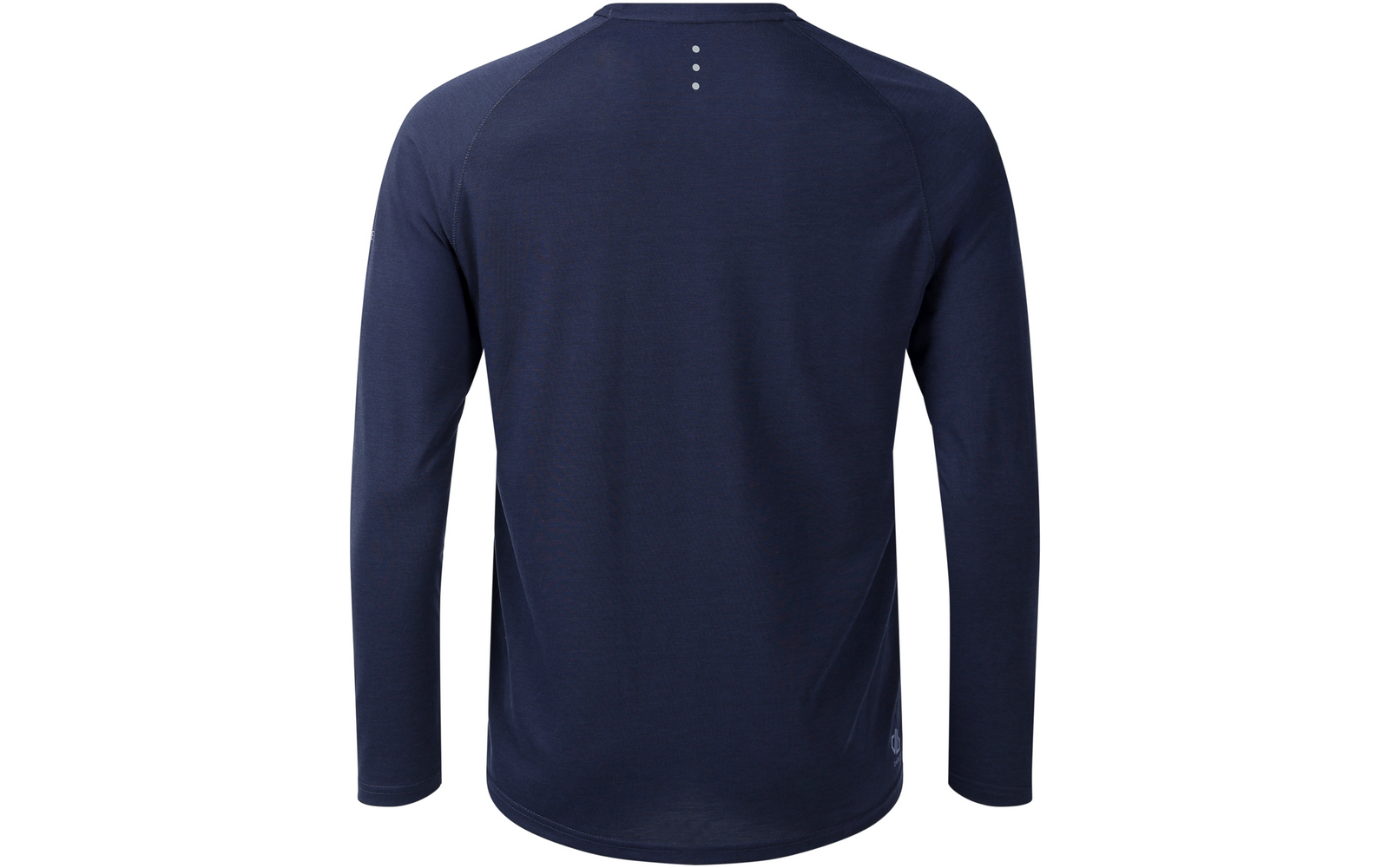 Dunkelblaues Langarmshirt, Rückansicht, Rundhalsausschnitt, drei kleine helle Punkte mittig oben am Rücken, kleines rundes Logo am unteren rechten Saum