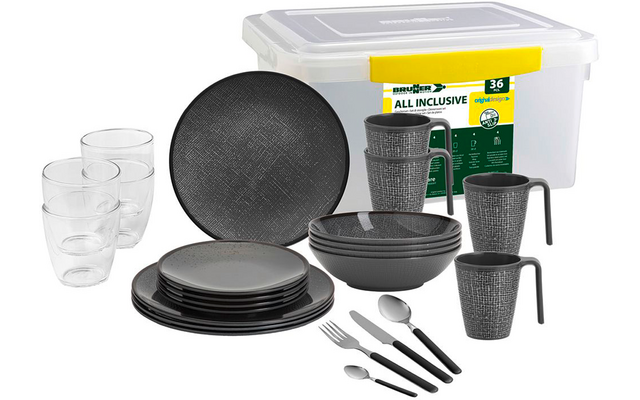 Grau strukturiertes Geschirr (Teller, Schalen, Becher), Besteck, drei transparente Gläser und eine weiße Aufbewahrungsbox mit gelbem Etikett