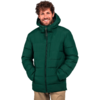 Man draagt groene winterjas en beige broek