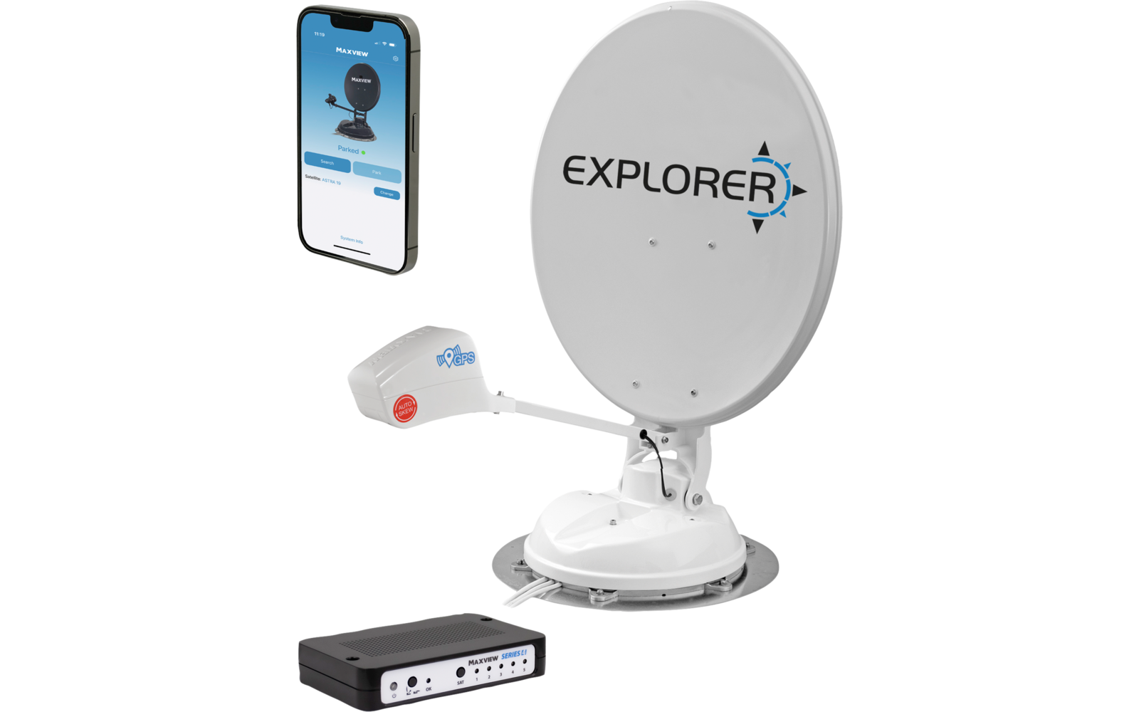 Weiße Satellitenschüssel mit schwarzem Schriftzug "EXPLORER" und Kompasssymbol, montiert auf weißer Halterung; daneben ein Smartphone mit App-Anzeige, ein kleines weißes Gerät mit rotem Aufkleber und ein schwarzes Elektronikmodul