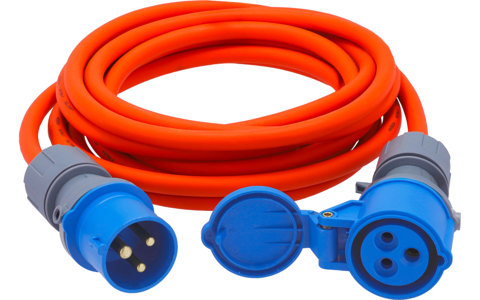 Aufgerolltes orangefarbenes Verlängerungskabel mit blauem Industrie-Stecker und Kupplung, Kupplungsdeckel geöffnet