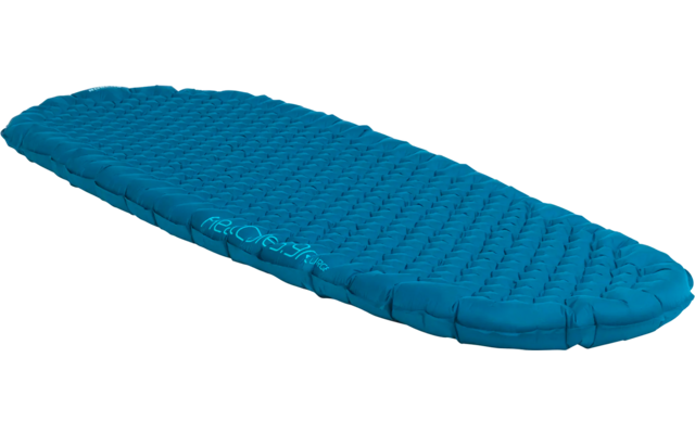 Blauw, langwerpig zwemboard met geribbelde oppervlakte