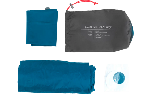 Drie blauwe en grijze stoffen tassen in verschillende vormen en maten op een witte achtergrond