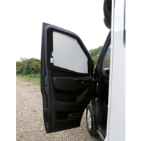 Oscurecimiento ventana lateral MB Sprinter VS30 a partir de 2018 paquete de sensores grande negro Remifront Remis