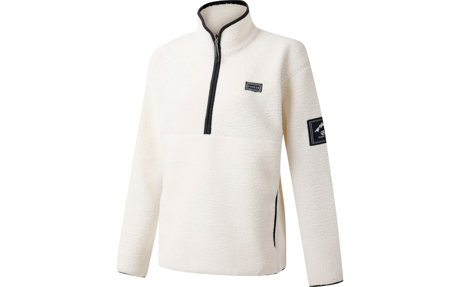 Weißer Pullover mit halbem Reißverschluss und schwarzem Logo auf der Brust und am Ärmel