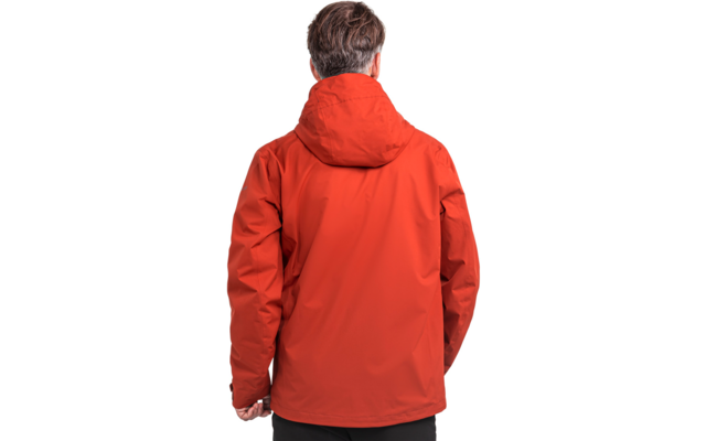 Person von hinten, trägt rot-orange Kapuzenjacke, kurze graubraune Haare, Hände seitlich sichtbar, weißer Hintergrund