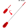 Tête de brosse rouge à franges, manche rouge et tige télescopique argentée indiquée '26 - 76 cm', flèche rouge montre l'extension, fond blanc