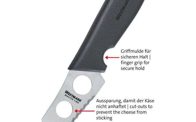 Gros plan d'un couteau à fromage avec poignée noire, lame métallique avec deux découpes circulaires, inscription "WESTMARK MASTER LINE" et flèches rouges avec courts textes en allemand et en anglais