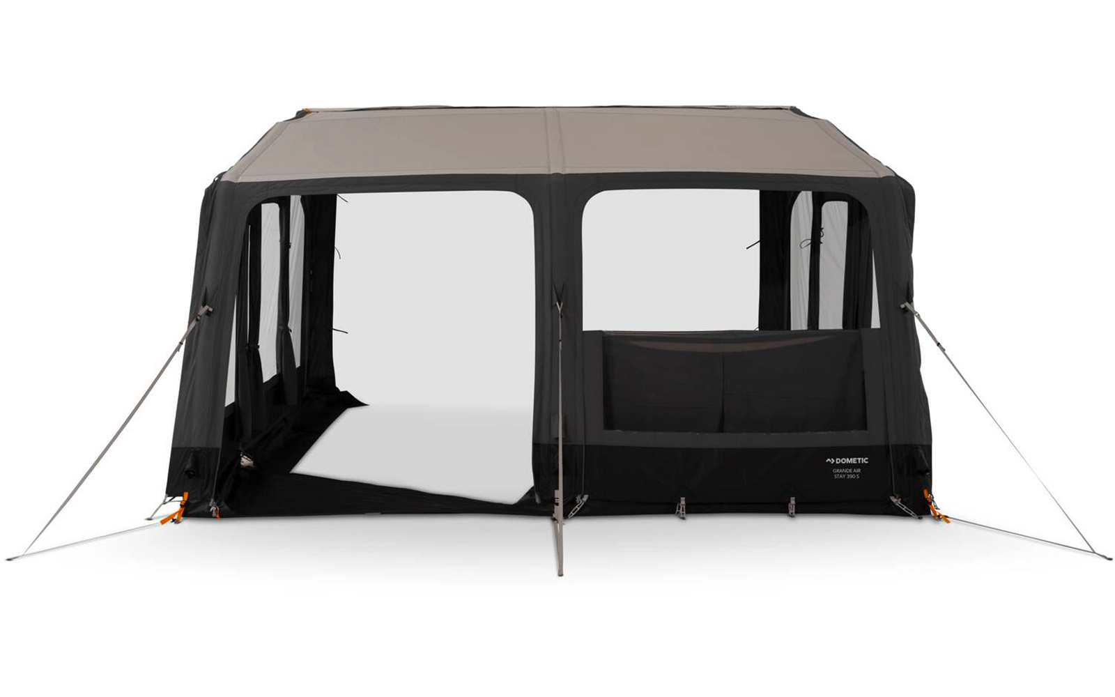 Rechteckiges, freistehendes Zelt mit grauem Dach und schwarzen Seitenwänden; vorn zwei große rechteckige Fenster und eine mittige Türöffnung; Abspannleinen an den Seiten