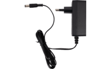 Adaptador de corriente negro con clavija europea de dos pines y cable enrollado que termina en un conector cilíndrico redondo