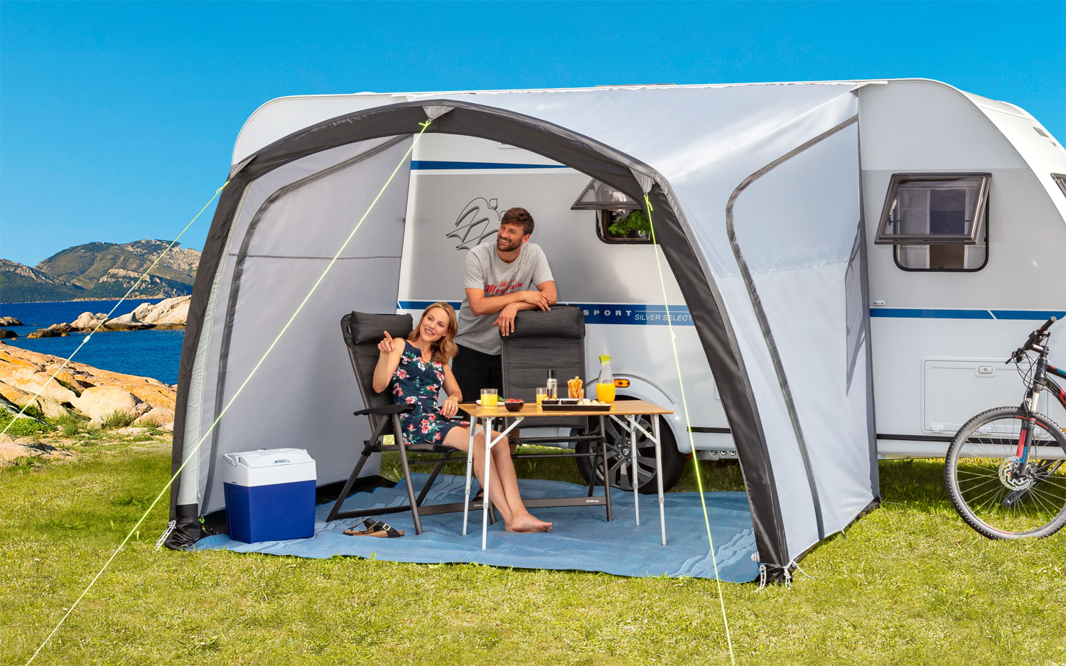 Tourist camping. Кемпинг тур. Кемпинг туристы. Туристический кемпинг дизайн. Berger Family надувная палатка 6.