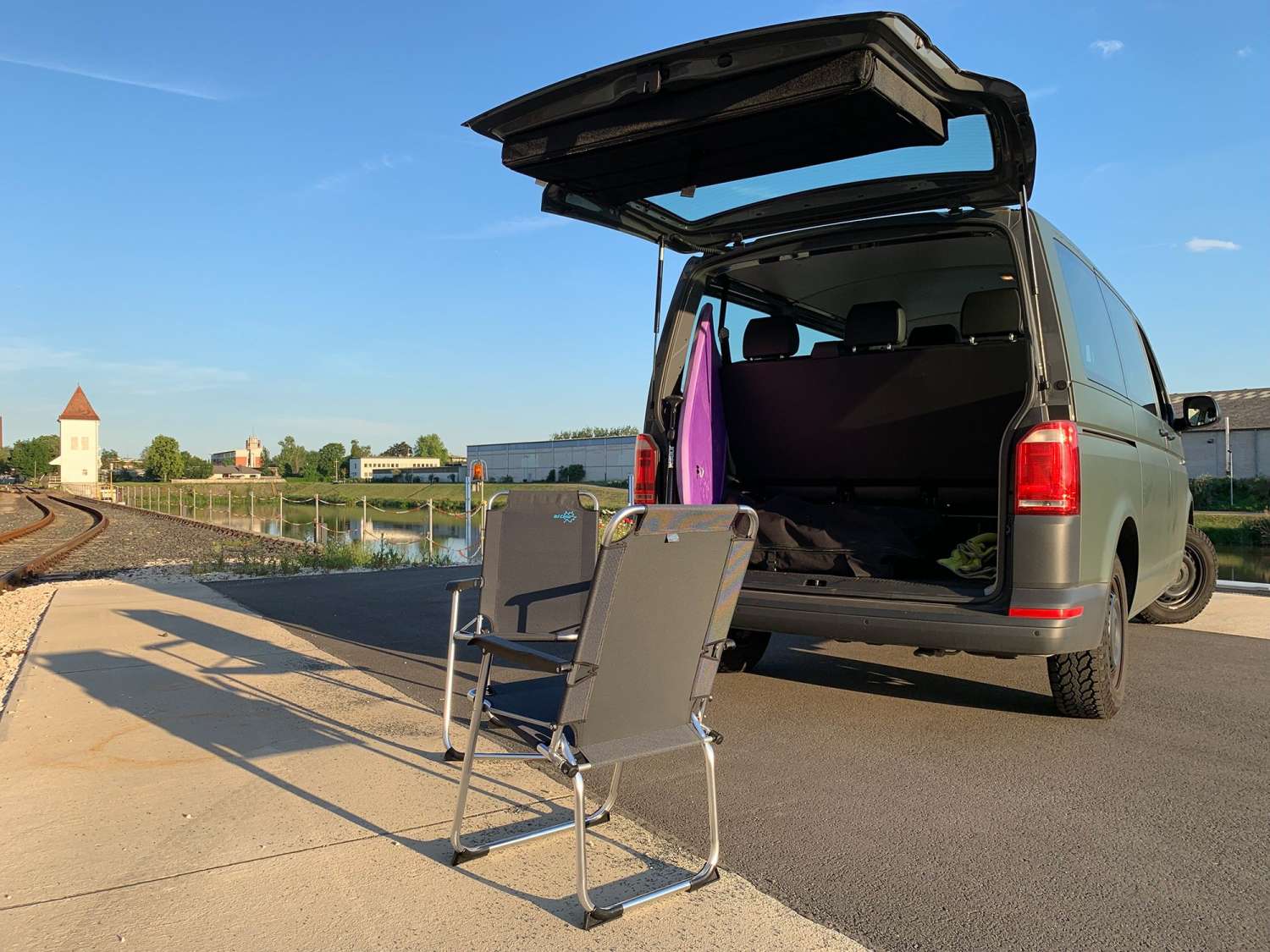 BusBoxx chairBOXX mit 2 Stühlen VW T5 / T6 Campingstuhlmodul jetzt  bestellen!