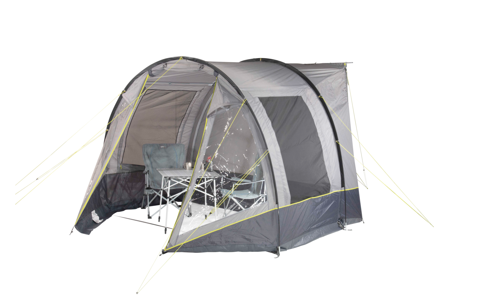 Aufblasbares Campingzelt mit Eingang und zwei Stühlen im Innenraum