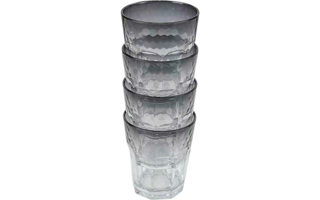 Braune Wanderschuhe auf weißem Hintergrund