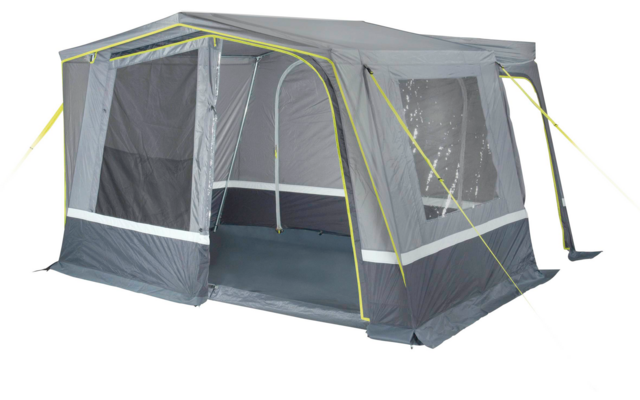 Ein graues und weißes Campingzelt mit großen Fensterflächen und gelben Abspannleinen