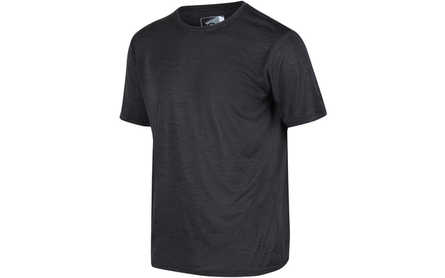 Schwarzes T-Shirt mit kurzem Arm auf weißem Hintergrund