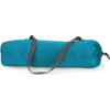 Blauer, zusammengefalteter Yogamattenbeutel mit schwarzen Tragegurten