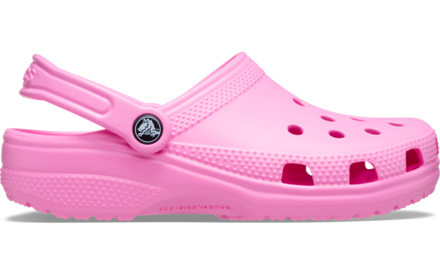 Ein rosa Kunststoff-Clog mit Belüftungslöchern
