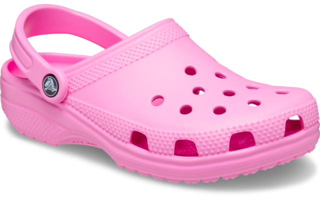 Ein rosa Clog mit Luftlöchern und einem verstellbaren Riemen hinten