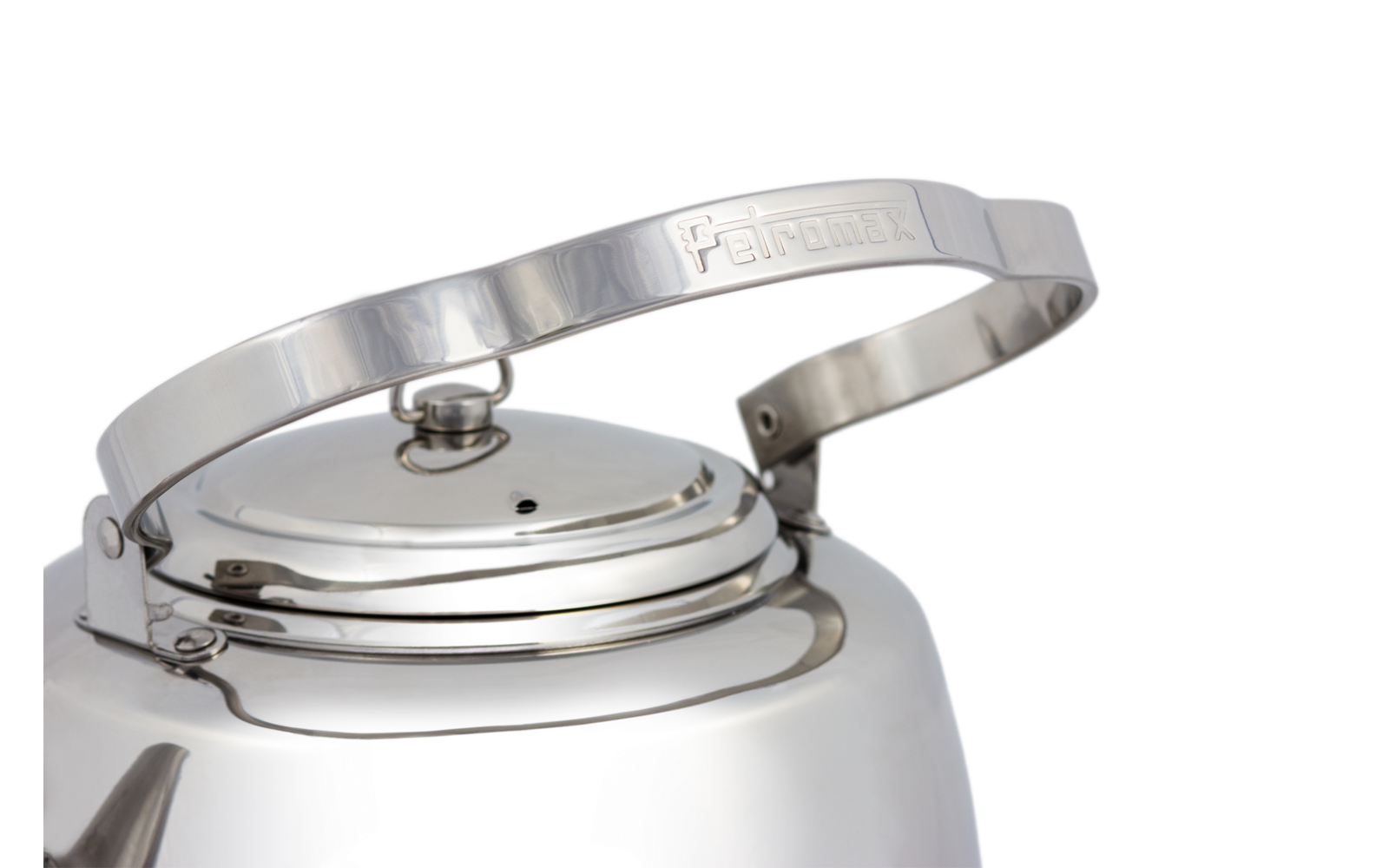 Silberner Wasserkessel mit geöffnetem Deckel