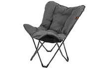 Chaise pliante grise avec structure en métal sur fond blanc