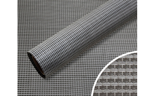 Rolle mit grauem Insektenschutznetz aus Kunststofffasern