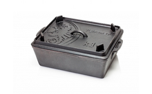 Fuente rectangular de hierro fundido con tapa y asas