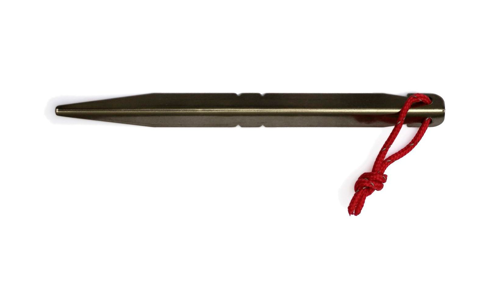 Een zwarte pen met een rood label