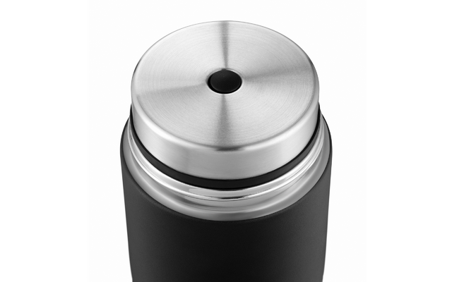 Schwarze Thermoskanne mit silbernem Deckel auf weißem Hintergrund