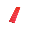 Colchoneta hinchable de espuma roja enrollada