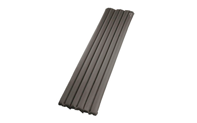 Colchoneta plegada de color gris oscuro con cuatro secciones