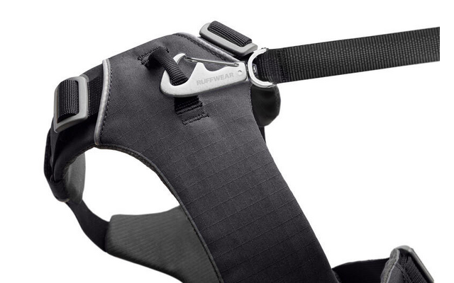 Arnés para perro negro y gris con correas ajustables