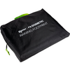 Schwarze gelagerte Tasche mit grünem Henkel und weißem Text