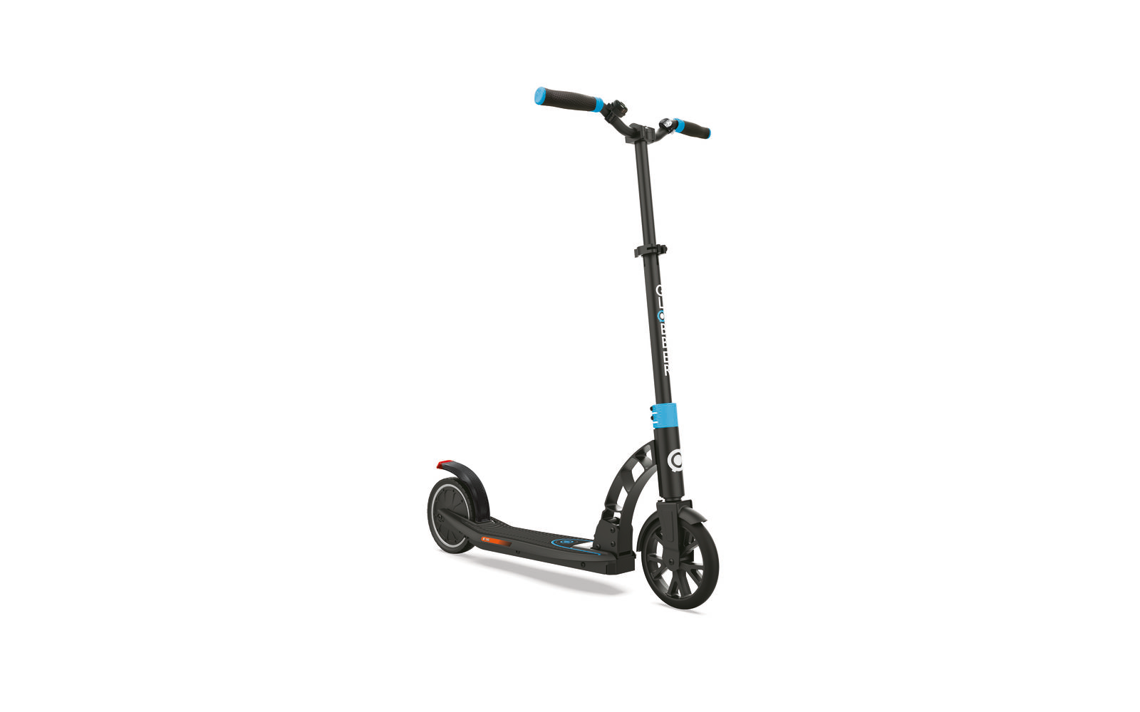Schwarzer E-Scooter mit blauem Akzent vor weißem Hintergrund