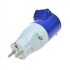 Weißer und blauer elektrischer Stecker mit zwei Stiften