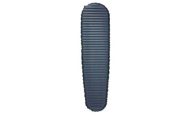 Blauer Schlafsack auf weißem Hintergrund