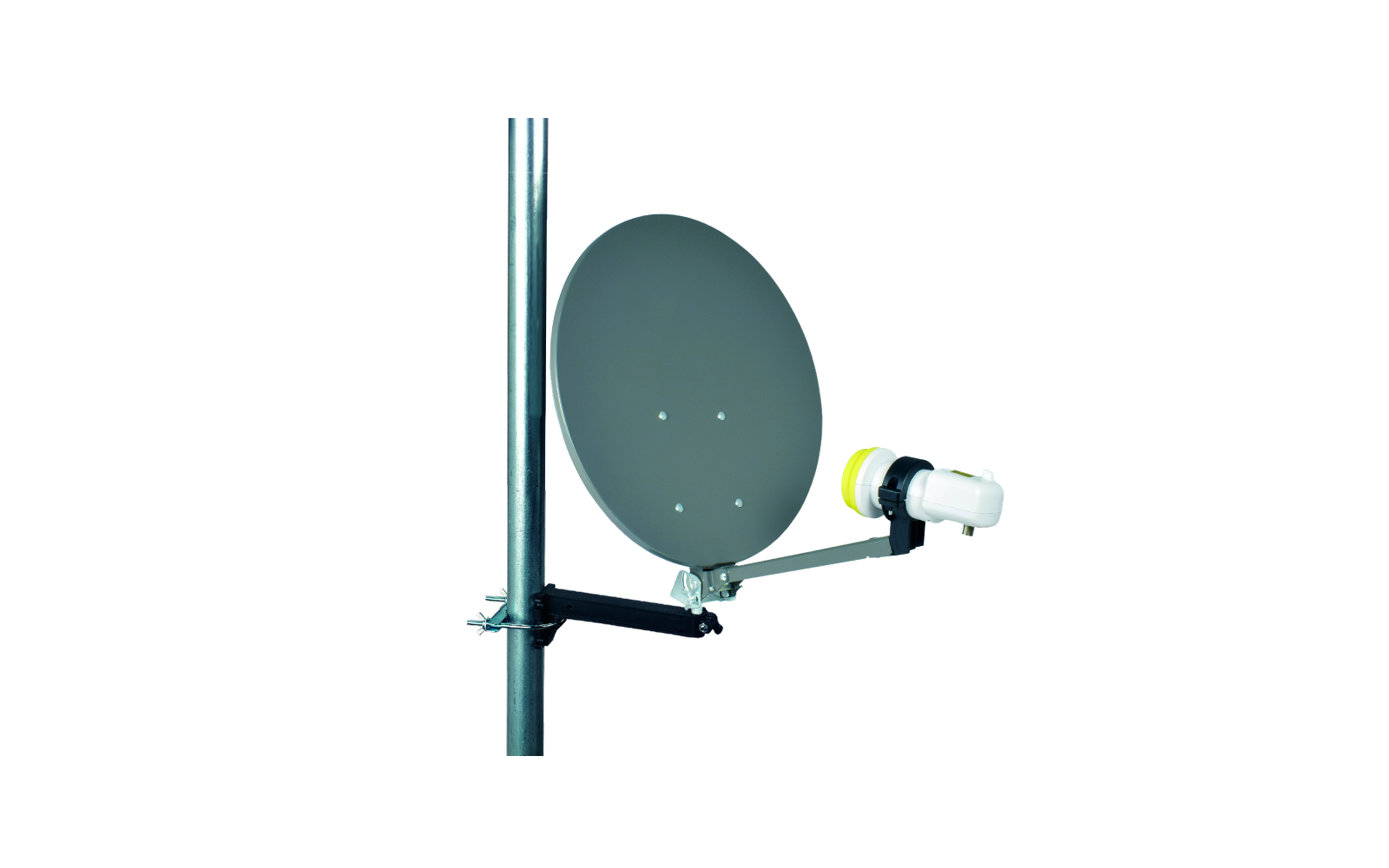 Graue Satellitenschüssel an Metallmast vor weißem Hintergrund
