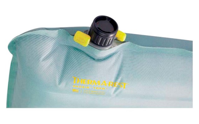 Aufblasbarer Wassersack mit gelbem Ventil und schwarzem Verschluss