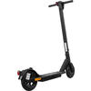 Schwarzer E-Scooter stehend vor weißem Hintergrund