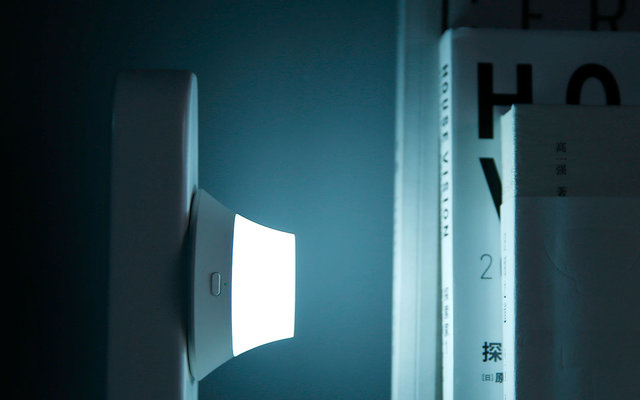 Cargador de inducción Yeelight con luz nocturna LED