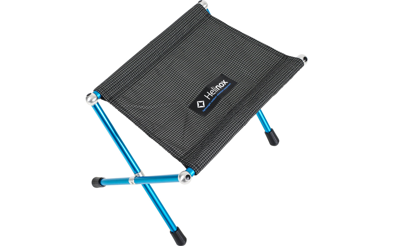 Kleiner Klappstuhl mit schwarzer Stofffläche und blauem Metallgestell