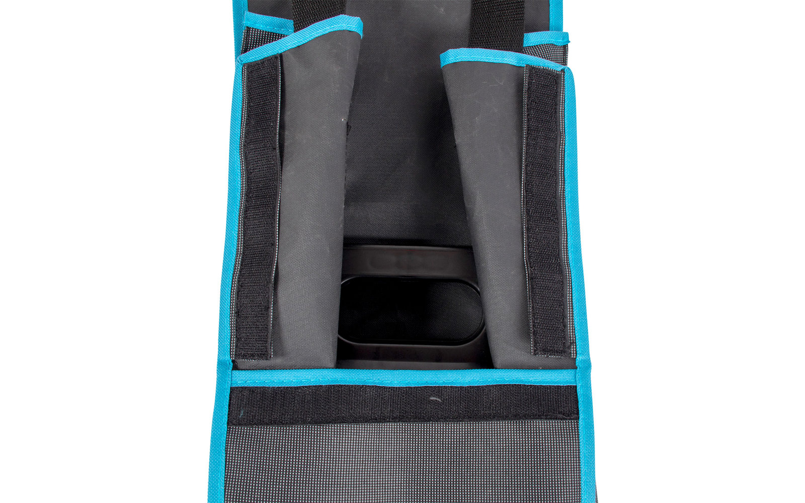 Schwarze und blaue Tasche mit mehreren Fächern auf weißem Hintergrund