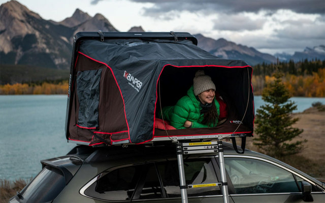 iKamper Skycamp Mini Rocky Black Tente de toit avec coque rigide en fibre de verre mate